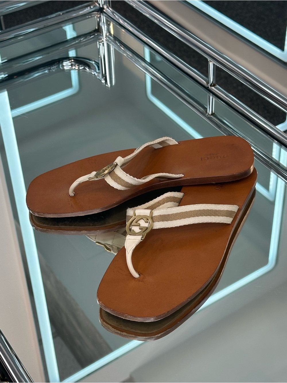 Gucci thong flip flop sandals
